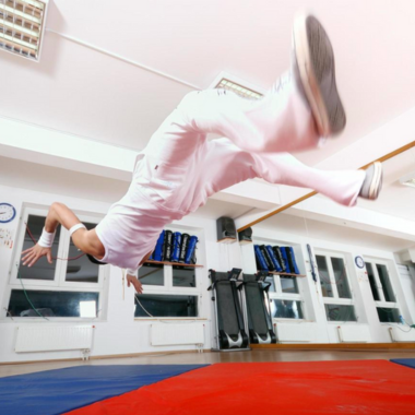 CROSS TRAINING FOR MARTIAL ARTISTS: STRENGTH AND FLEXIBILITY