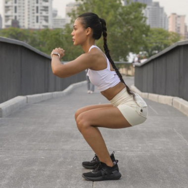 BODYWEIGHT SQUATS: HOW TO MASTER YOUR FORM