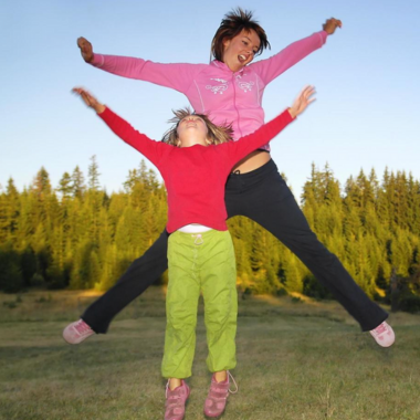 HOW TO EXERCISE WITH KIDS: FUN FAMILY WORKOUTS