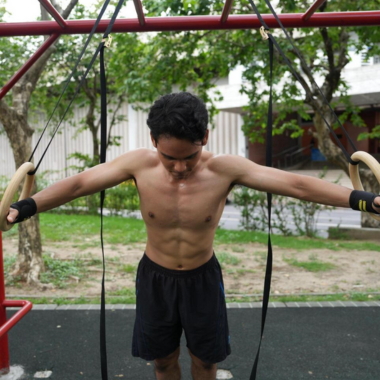 STRENGTHEN YOUR CHEST AND BACK WITH CROSS TRAINING