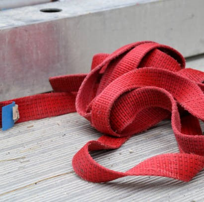 ESSENTIAL CONSIDERATIONS WHEN SELECTING LIFTING STRAPS FOR SAFETY AND COMFORTESSENTIAL CONSIDERATIONS WHEN SELECTING LIFTING STRAPS FOR SAFETY AND COMFORT