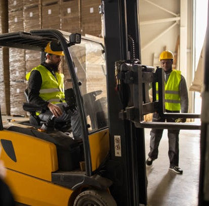 MATERIAL HANDLING STRAPS FOR SPECIALIZED JOBS: FROM CONSTRUCTION TO MANUFACTURING