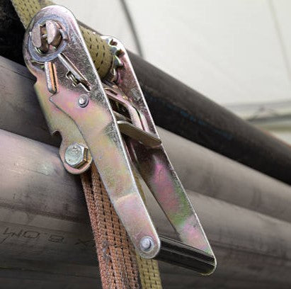 BEST PRACTICES FOR USING RATCHET STRAPS TO SECURE LARGE LOADS