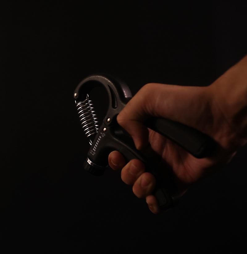 WEIGHTLIFTING ACCESSORIES FOR BETTER GRIP STRENGTH – Lifteze