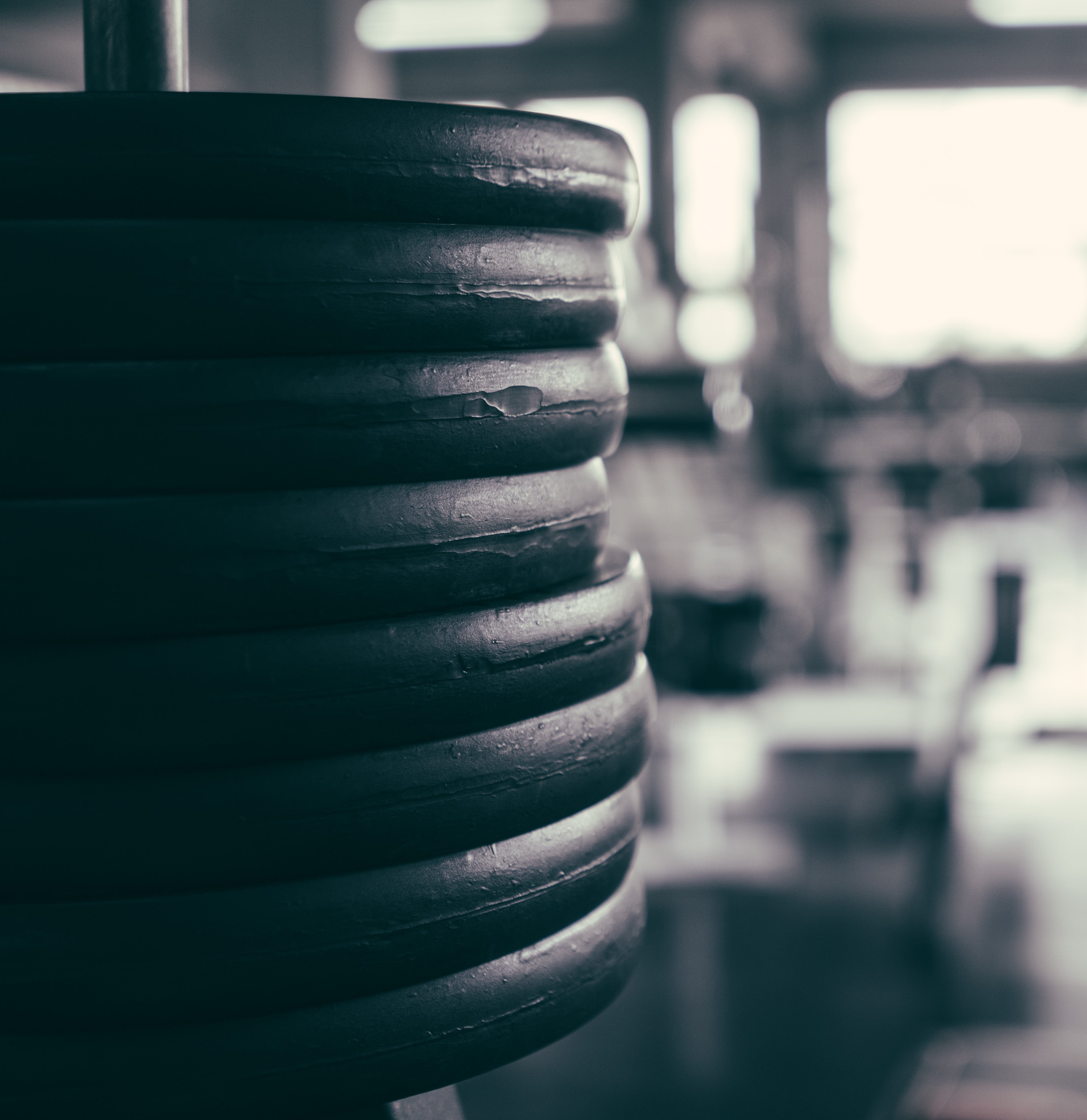 HOW TO MAINTAIN YOUR WEIGHTLIFTING EQUIPMENT FOR LONG-TERM USE