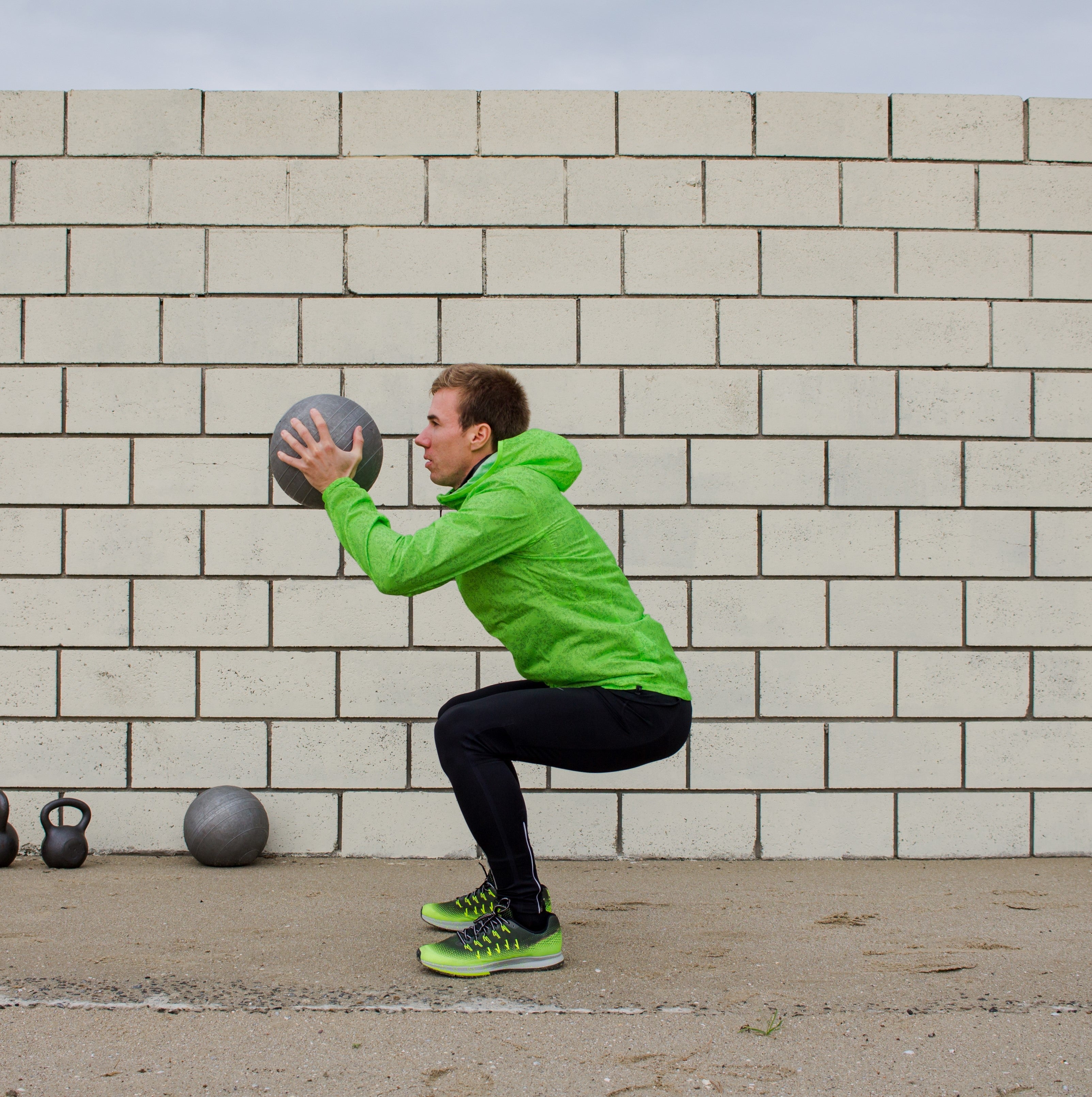 HOW LIFTING SUPPORTS HELP WITH STABILITY DURING SQUATS